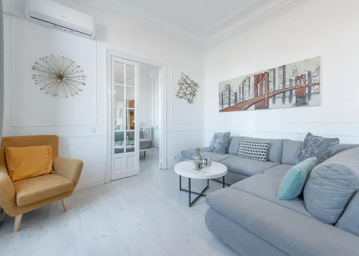 Penthouse Deluxe Granvia, By Monaro