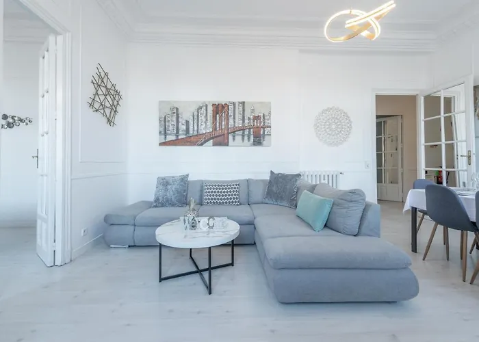 Penthouse Deluxe Granvia, By Monaro